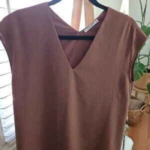 MM LaFleur V-Neck top